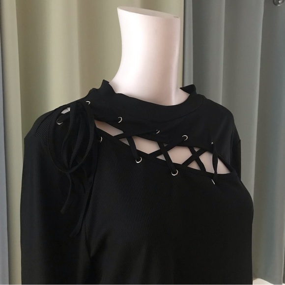 Sexy lace up tshirt - Picture 4 of 6